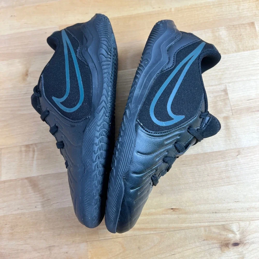 Nike Soccer Shoes Tiempo‎ Legend 10 Kids Size 2.5Y Black Indoor Cleats Sneakers